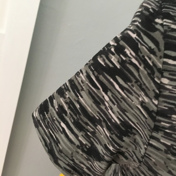 Lularoe High/low hem dress with pockets - Picture 5 of 9